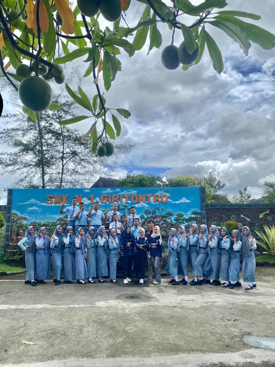 UTDI Kenalkan peluang kuliah dan karier digital kepada siswa kelas XII SMK N 1 GIRITONTRO